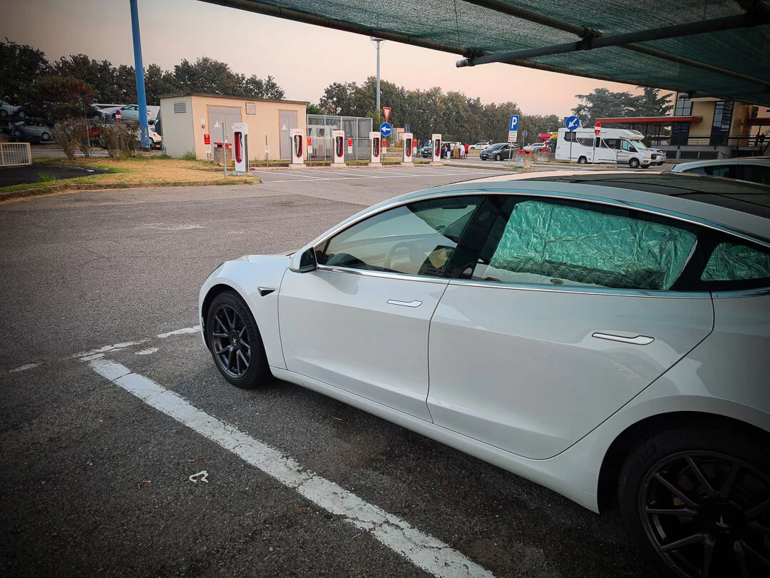 Tesla Supercharger Autogrill Dorno Ovest