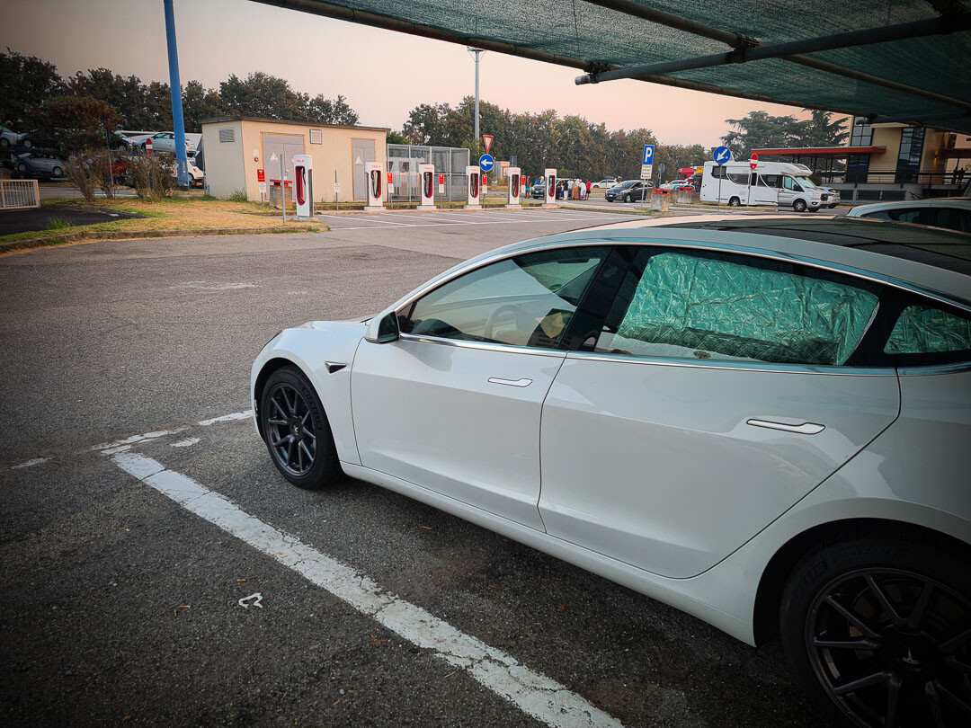 Tesla Supercharger Autogrill Dorno Ovest