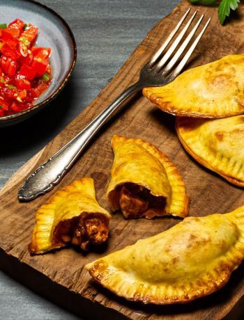Chicken-Empanadas mit Tomatensalsa
