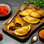 Chicken-Empanadas mit Tomatensalsa