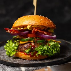 American BLT-Burger – Das Beste aus Bacon, Salat & Tomate American BLT-Burger