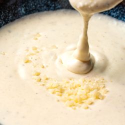 Parmesancreme für Pizza Bianca oder als Topping Parmesancreme
