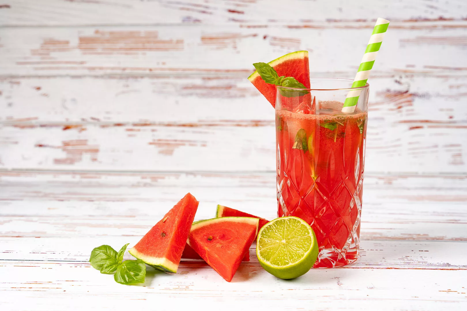 Erfrischende Wassermelonen-Basilikum-Limonade