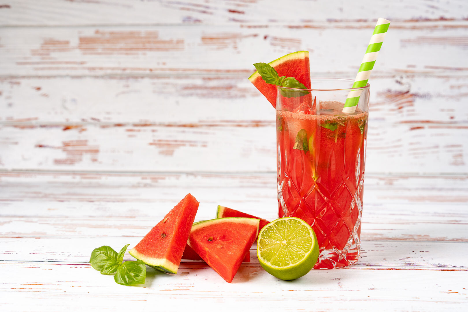 Erfrischende Wassermelonen-Basilikum-Limonade