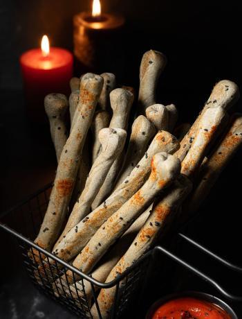 Gruselige Knochen-Grissini zu Halloween