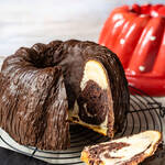 Marmorkuchen ohne Ei und besonders schokoladig und aus der Gugelhupfform