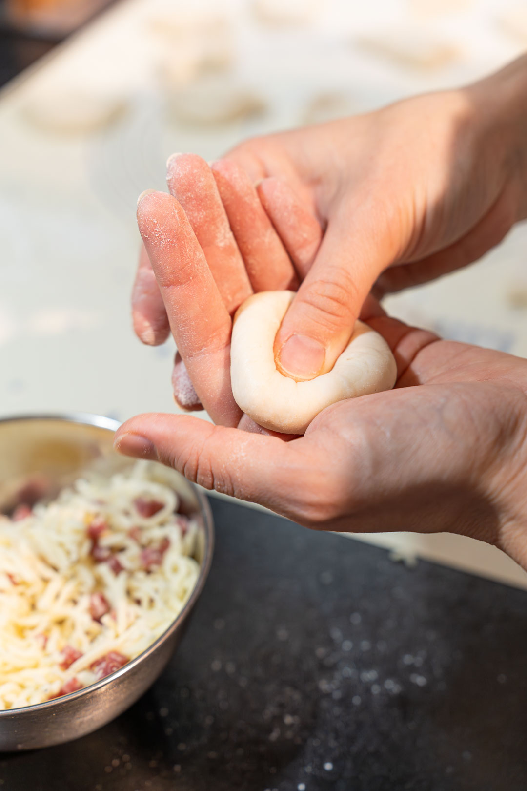 Anleitung Pizzabrötchen füllen 1