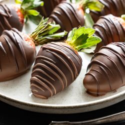 Zartschmelzende Schoko-Erdbeeren – Einfach selbst gemacht Zartschmelzende Schoko-Erdbeeren