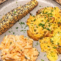 lachs-mit-sesamkruste-und-smashed-potatoes-5